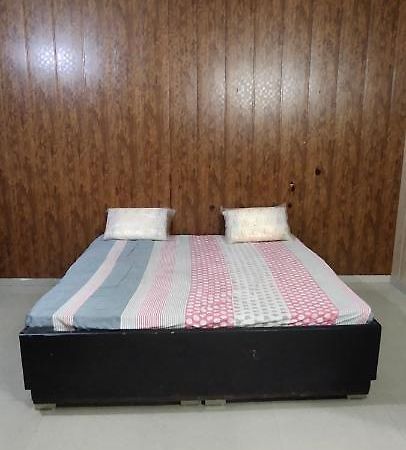 Radha Madhav Apartment Vrindavan Bagian luar foto