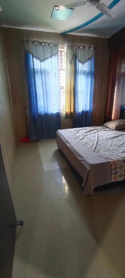 Radha Madhav Apartment Vrindavan Bagian luar foto